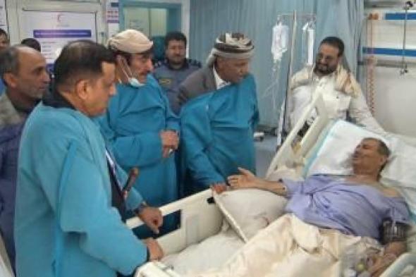 أخبار اليمن : الأمين العام يزور الخضمي للاطمئنان على صحته
