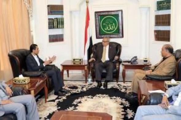 أخبار اليمن : بن حبتور يشيد بدور هيئة مستشفى الثورة بصنعاء