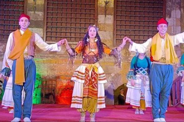 انطلاق حفل الفرقة القومية للفنون الشعبية على مسرح قبة الغوري