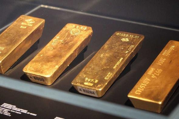 العالم اليوم - الذهب يرتفع بدعم من تراجع الدولار والتوتر بالشرق الأوسط