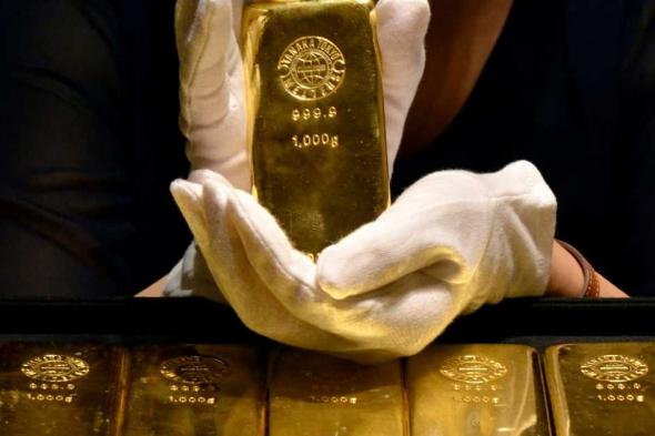 العالم اليوم - الذهب عند أعلى مستوى في شهر مع تراجع الدولار