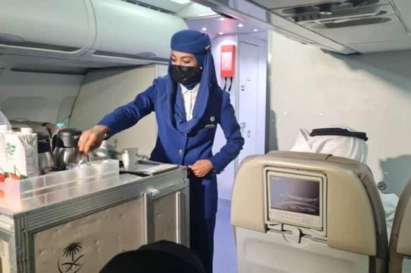 في السعودية : أجمل مضيفة طيران تكشف أسرار صادمة في مهنتها وحقائق مايحدث داخل الطائرات في المملكة