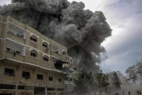 العالم اليوم - مقتل 15 على الأقل في غارة إسرائيلية استهدفت منزلا بوسط غزة