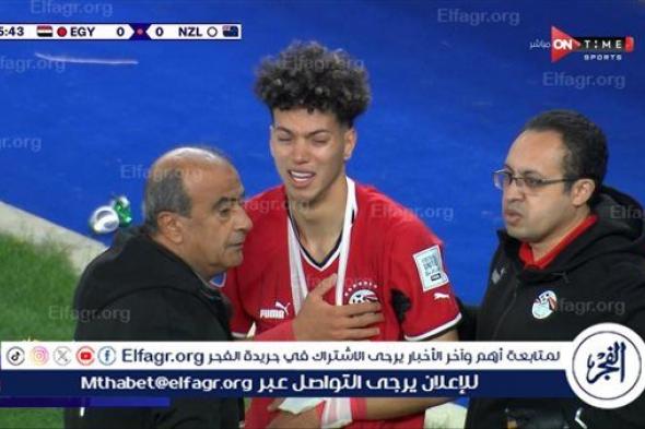 شاهد.. نقل إمام عاشور إلى المستشفى بعد إصابته في مباراة مصر ونيوزيلندا