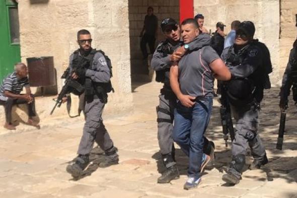 الاحتلال يعتقل 16 مواطنا في محيط المسجد الأقصى