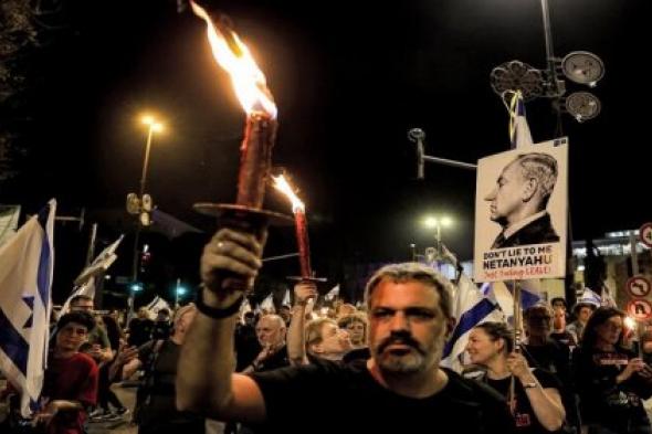 إسرائيل تشتعل الآلاف يقتحمون محيط منزل نتنياهو .. فيديو