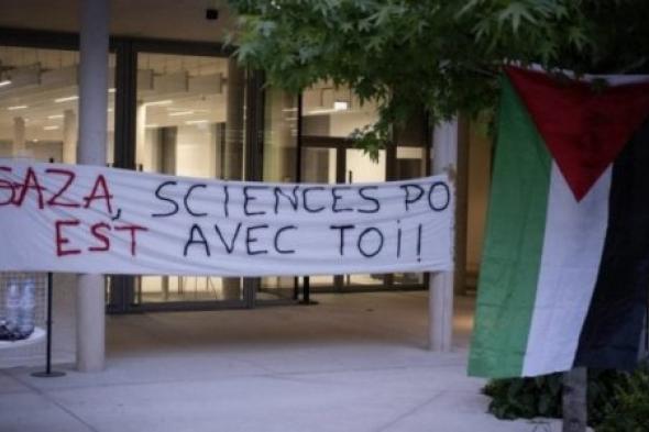 الاحتجاجات تصل الجامعات الفرنسية .. محتجون أمام السوربون
