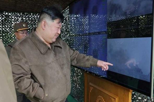 العالم اليوم - كيم يشرف على تجارب صاروخية ويطالب بـ"خطة للذخيرة"