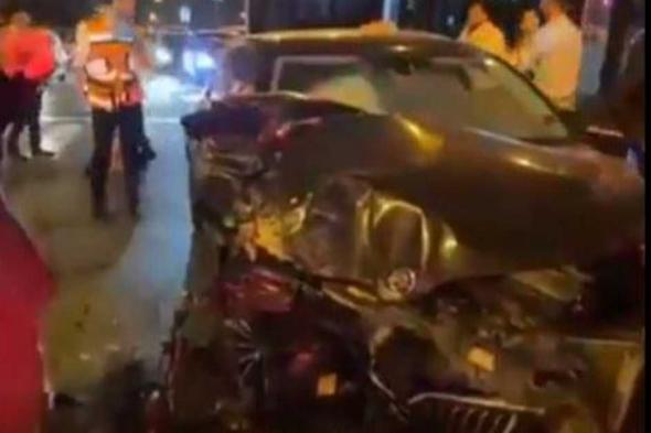 العالم اليوم - فيديو: سيارة وزير إسرائيلي آخر تتعرض لحادث خطير وإصابة والده