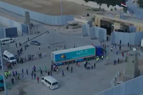 دخول 176 شاحنة مساعدات غذائية عبر معبر كرم أبو سالم