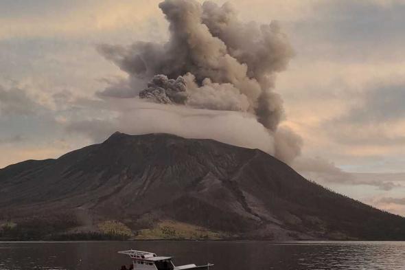 العالم اليوم - نفث الرماد على ارتفاع شاهق.. بركان "إيبو" يثور في إندونيسيا
