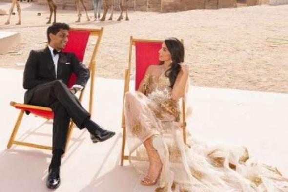 شاهد.. زفاف أسطوري.. ملياردير هندي يتزوج عارضة أزياء شهيرة في أحضان الأهرامات