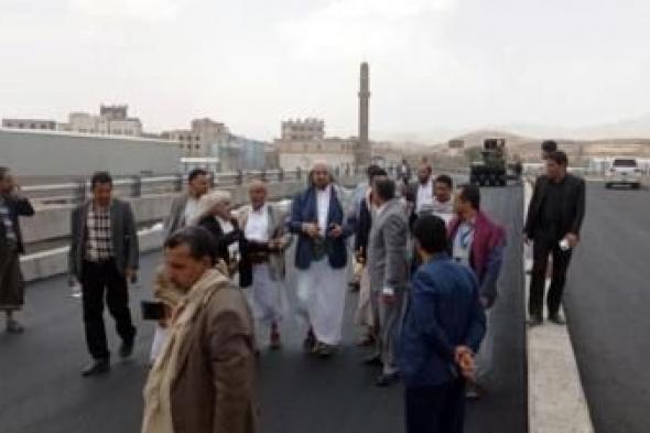 أخبار اليمن : عُباد يطلع على تنفيذ الأعمال الاسفلتية بجسر النصر