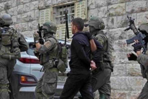 الاحتلال يعتقل 15 فلسطينياً من الضفة
