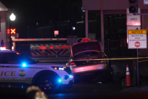 مقتل شخص اصطدمت سيارته بحاجز أمني للبيت الأبيض