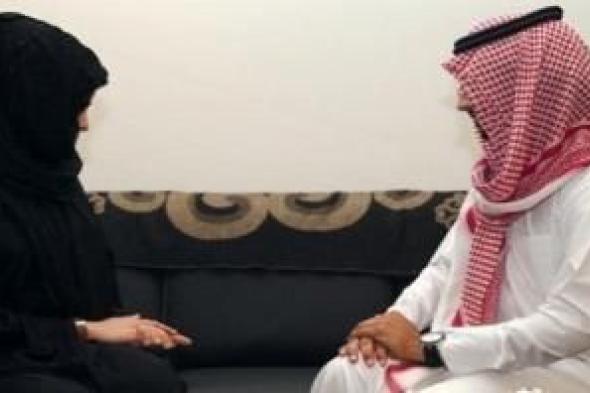 سعودي تزوج على زوجته بعد 33 عاما وتفاجأ بترحيب الزوجة الأولى بالثانية ثم حدث مالم يكن في الحسبان!!
