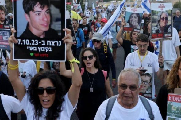 إعلام إسرائيلي: الشرطة تقرر إغلاق شوارع رئيسية في تل أبيب بسبب المظاهرات