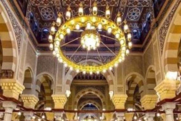 بعد تطويره وافتتاحه اليوم.. قناة الحياة تذيع أول صلاة عشاء من مسجد السيدة زينب