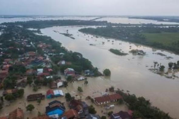 ارتفاع حصيلة ضحايا فيضانات إندونيسيا