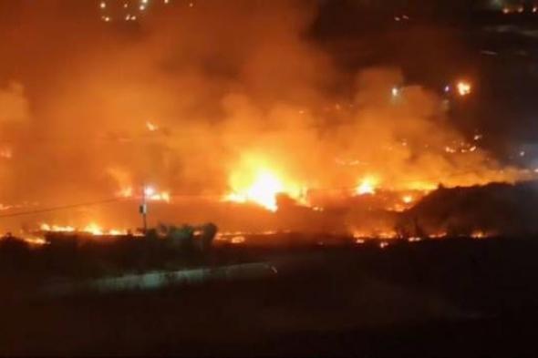 مستوطنون يضرمون النار في أراضي قرية قصرة جنوب نابلس بالضفة الغربية