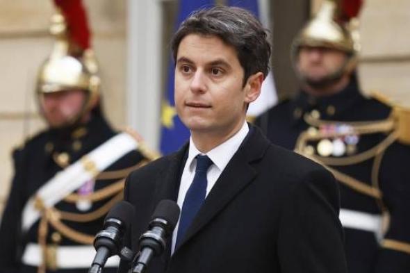 رئيس الوزراء الفرنسي يدلي بصوته في الانتخابات التشريعية المبكرة