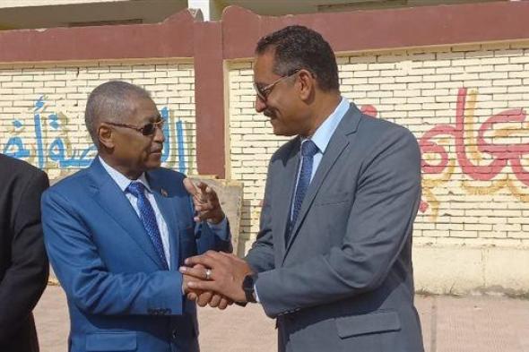 وكيل تعليم الجيزة وسفير السودان يتفقدان لجان امتحانات الشهادة المتوسطة السودانية