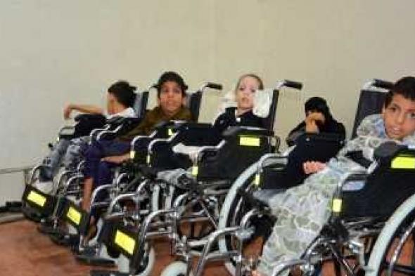 أخبار اليمن : توزيع 400 كرسي متحرك لذوى الإعاقة الحركية بتعز