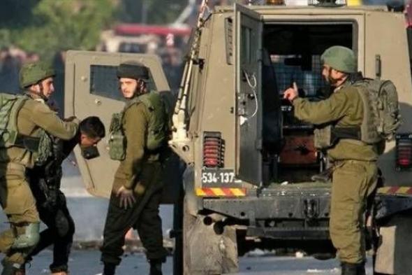 بينهم جريج وأطفال.. الاحتلال يعتقل 20 فلسطينيًا من الضفة الغربية في يوم