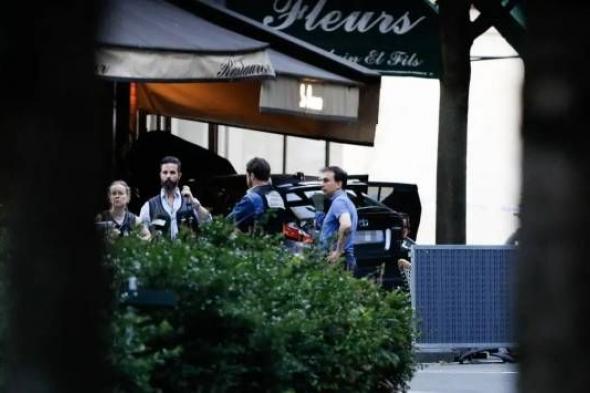 مقتل شخص وإصابة 6 عقب اقتحام سيارة لـ شرفة مقهى في باريس