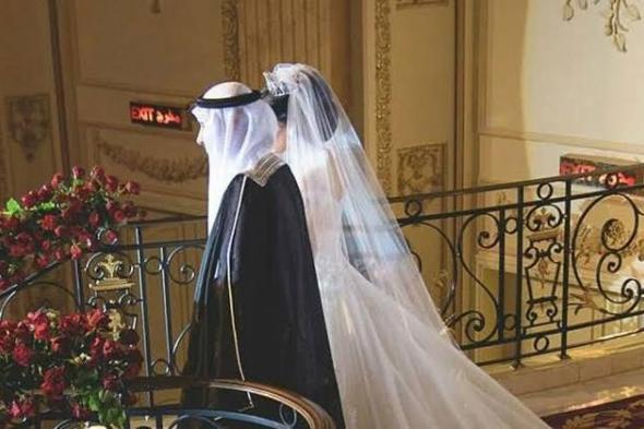 مفاجأة صادمة لعريس سعودي في شهر العسل: عروسته تحلق ذقنها أمامه وما حدث بعدها لايصدقة عقل !!
